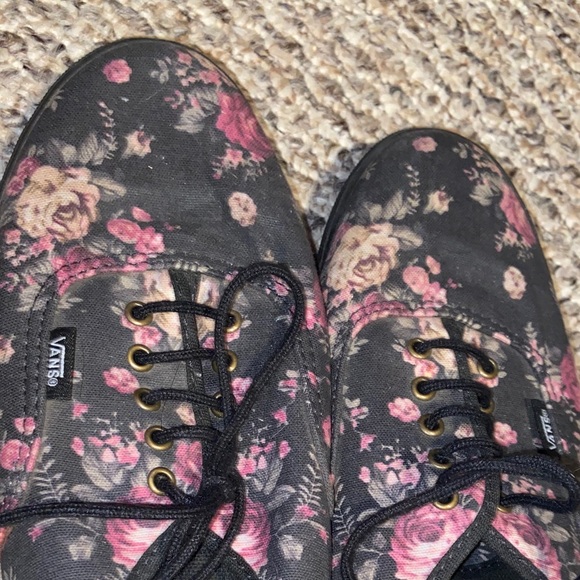 Sold - Picture 4 of 6